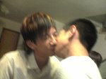 leo n sam kiss