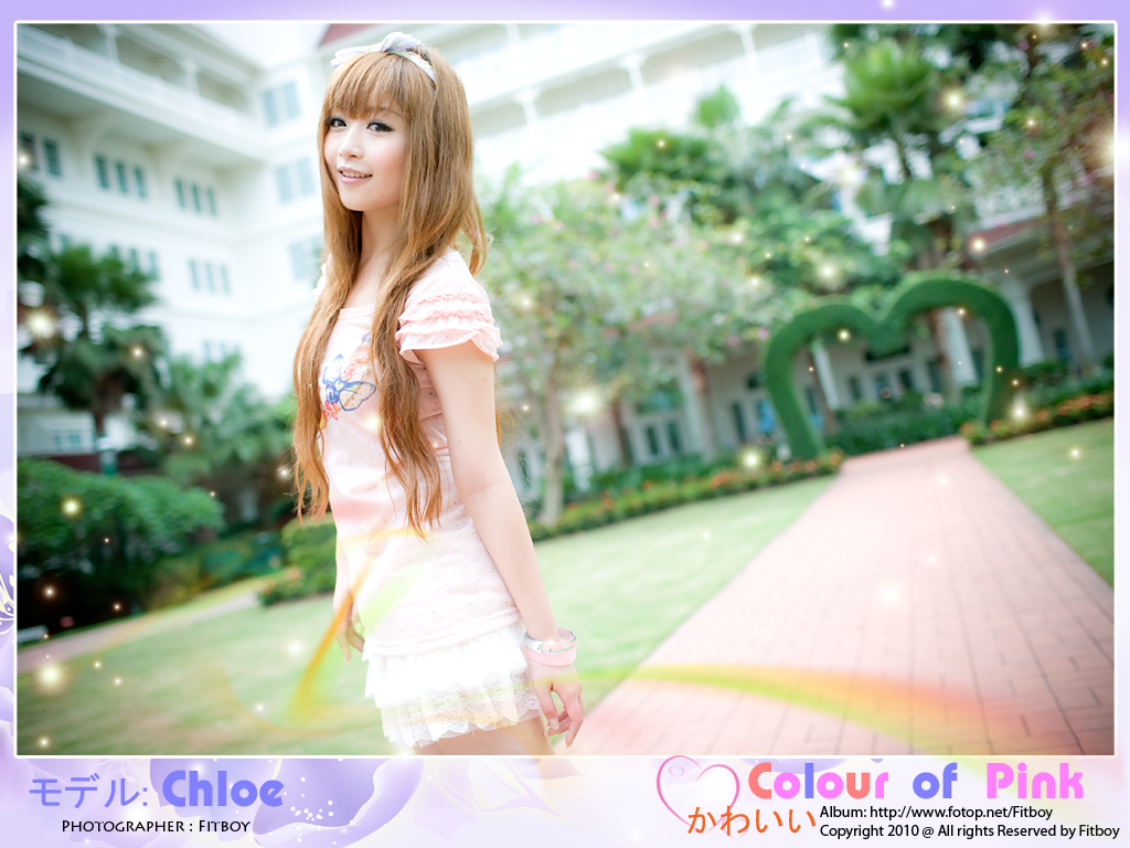 http://images4.fotop.net/albums4/Fitboy/6may2010/chloe_pink002.jpg