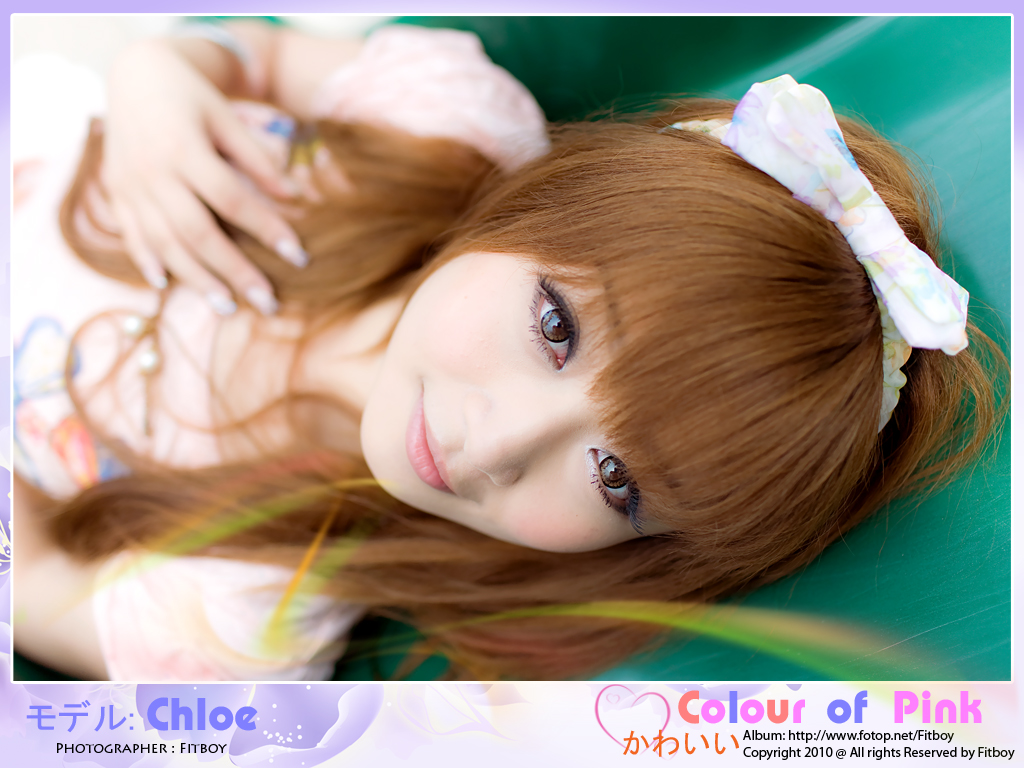 http://images4.fotop.net/albums4/Fitboy/6may2010/chloe_pink018.jpg