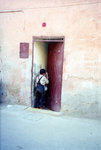 Enfant ? la porte

L'enfant ? la porte