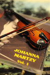


Johanna Martzy, �I���Q�p���^�a, 1979�~�����u�@, �צ~54��. Martzy���D��W�@��40/50s�~�N, �j�����������Ymono, �̥X�W��@�~���ګ��L�󫵤p���^���鈴�զ�, Beethoven Sonatas, Mendelssohn Violin Concerto, Brahms Violin Concerto���K.