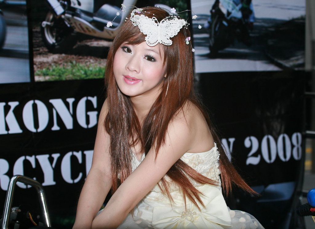 Sheena Lo's Folder 24 photo sharing network